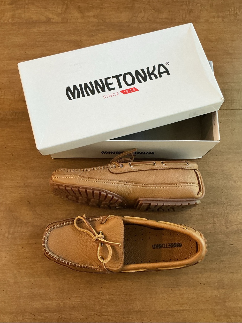 Minnetonka Men’s Tan Leather Moccasin Driving Shoes Moose Hide Weekender 9.5